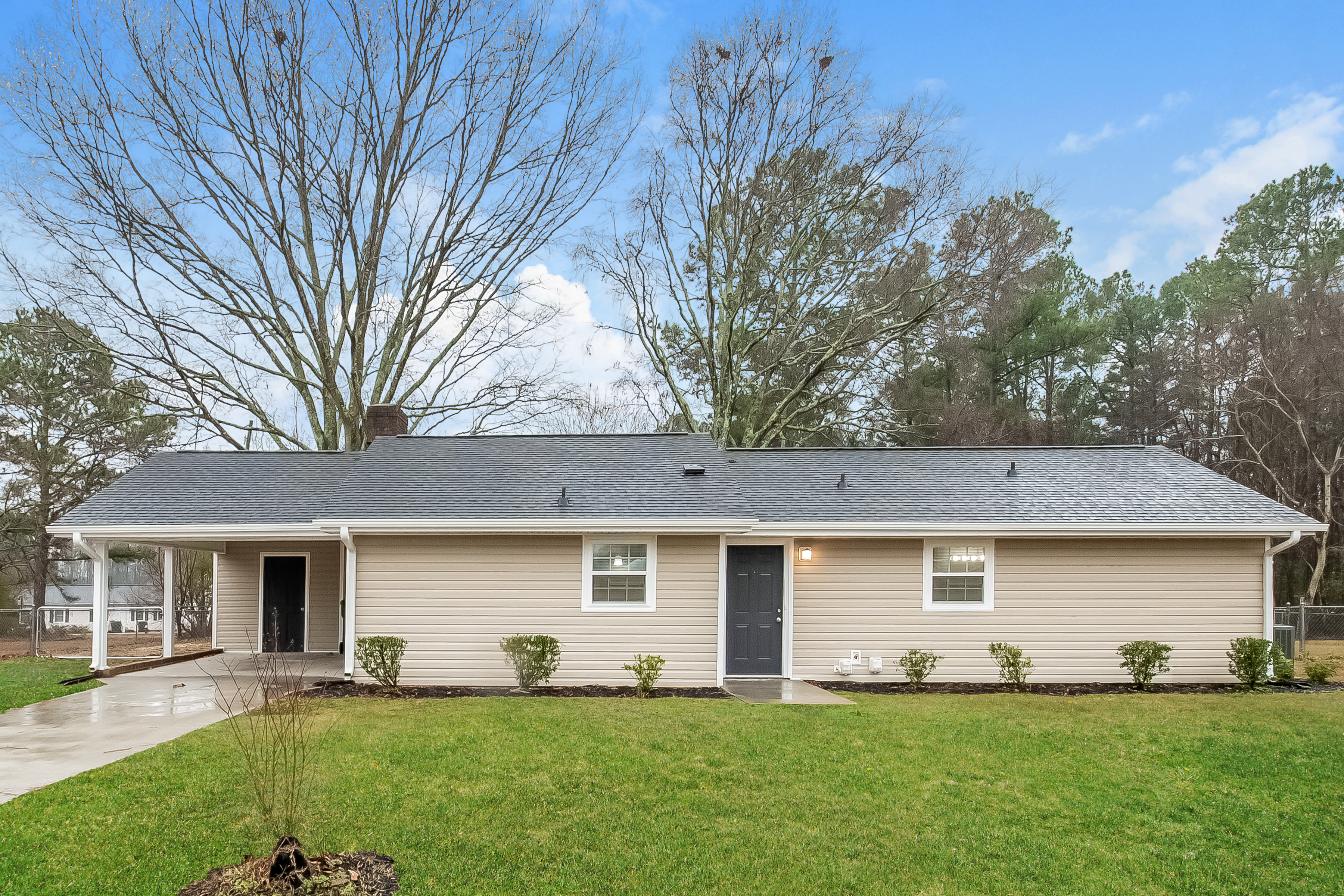 21 ASH ST COATS, NC 27521